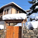 Къща за гости Chepelare Holiday Guest House 4*