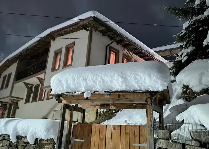 Chepelare Holiday Guest House 4*